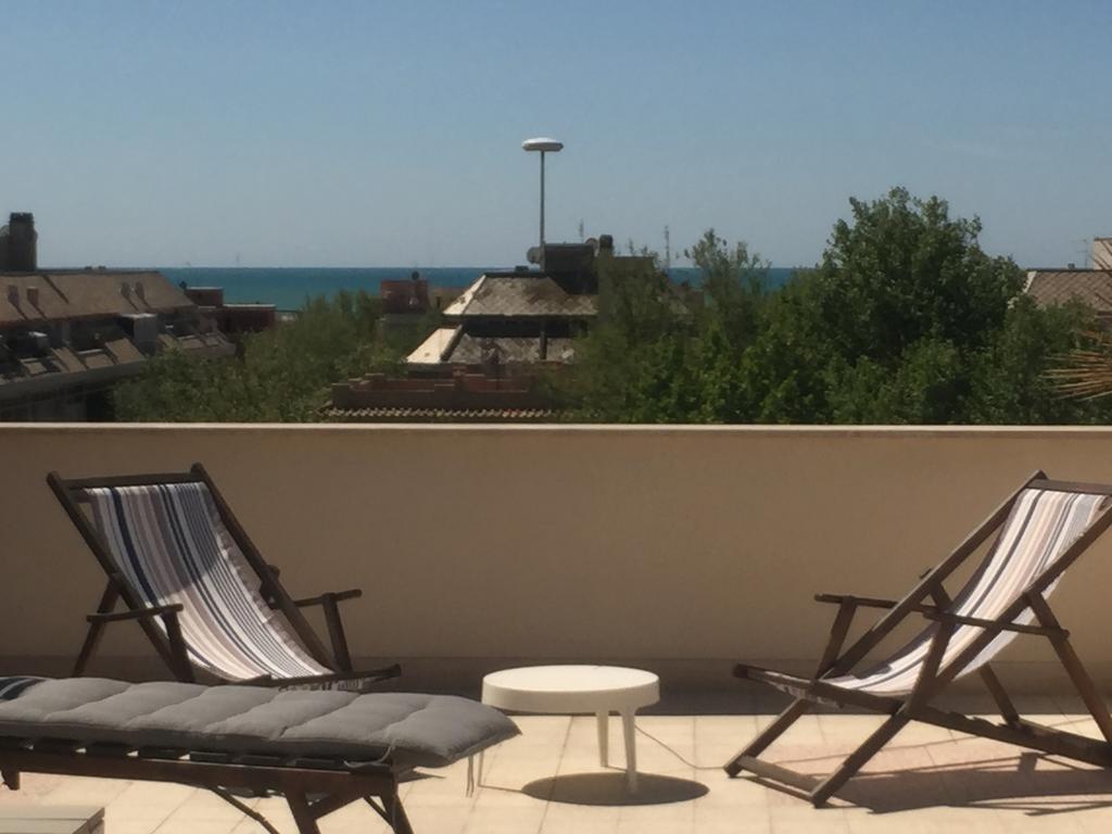 דירות לידו די אוסטיה Attico Al Mare מראה חיצוני תמונה